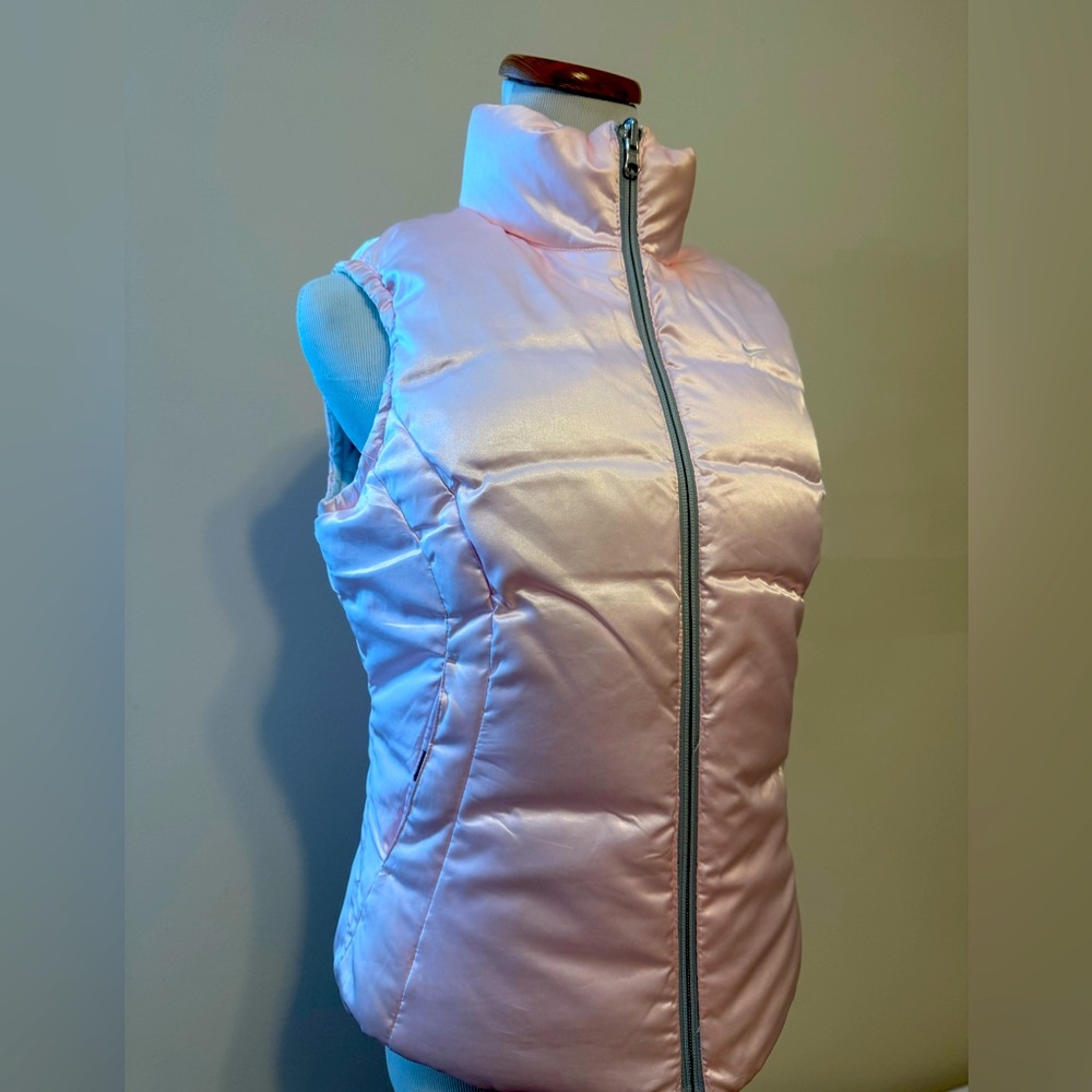Nike Ladies Down Vest Size Small Reversible Pink and White